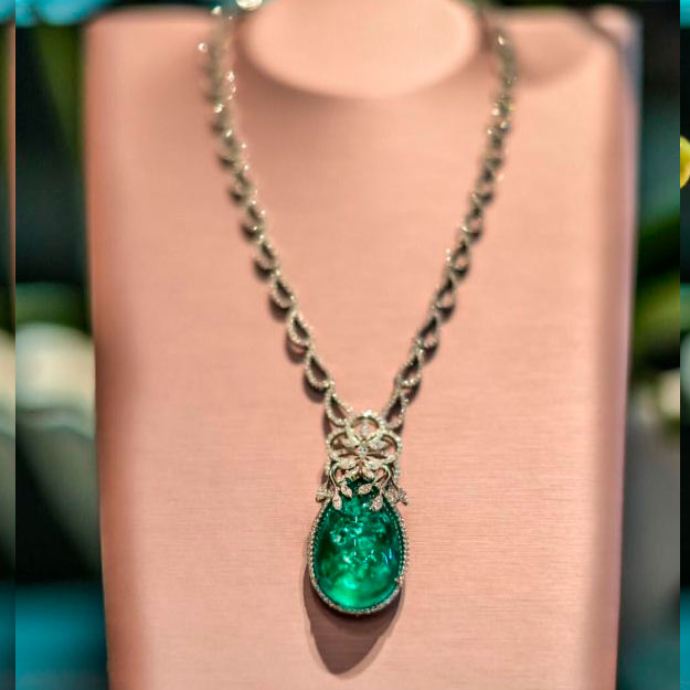 Колье изумруды